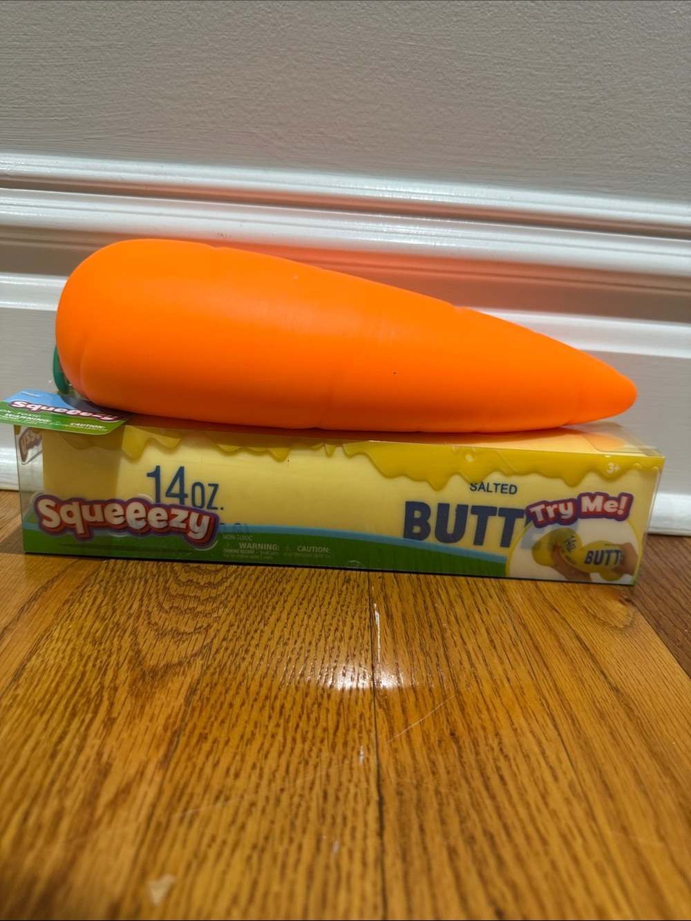 Squeezy Squeeezy Toymendous Jumbo Carrot and Butter NWT